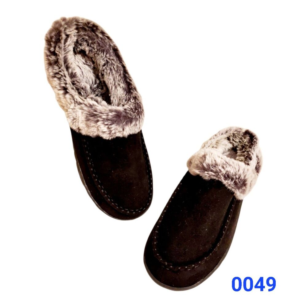 Cozy Faux Fur-Lined Black Moccasin Slippers 0049